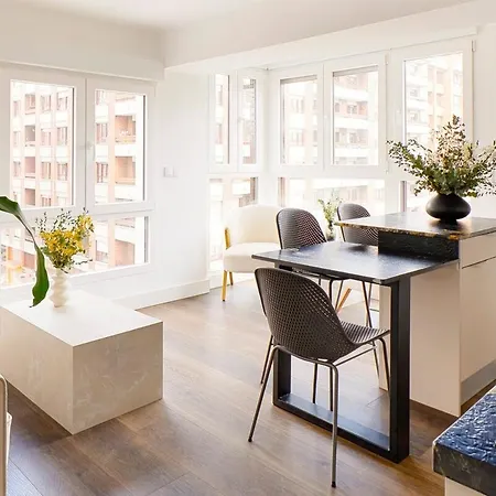 Playa De San Lorenzo *