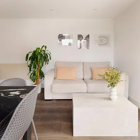 Playa De San Lorenzo *